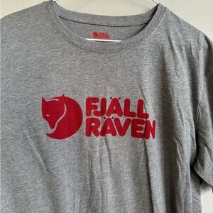 men’s XL fjallraven tee
